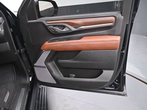 Used 2024 GMC Yukon Denali Ultimate AWD/4WD image 12