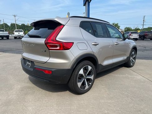 Used 2024 Volvo XC40 B5 Plus w/ Protection Package Premier AWD/4WD image 5