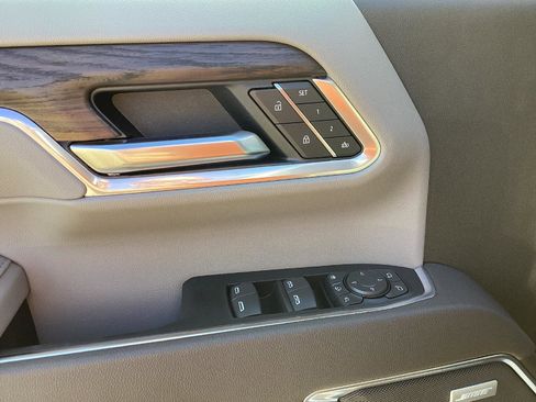 New 2025 GMC Sierra 2500 SLT image 12