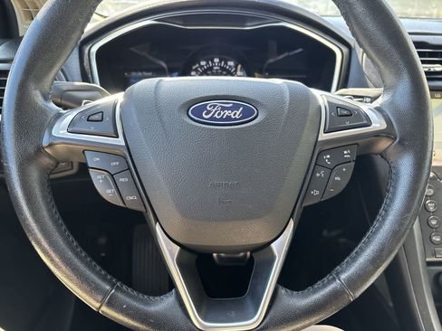 Used 2017 Ford Fusion Titanium FWD image 9