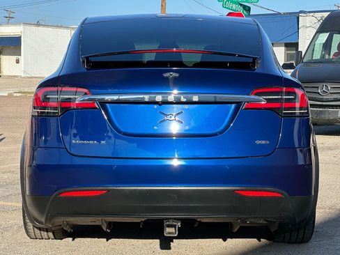 Used 2016 Tesla Model X 60D image 6
