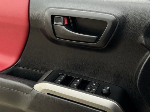 Used 2021 Toyota Tacoma SR5 image 23