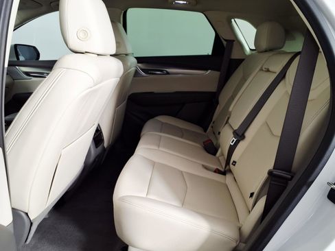 Used 2021 Cadillac XT5 Premium Luxury FWD image 13