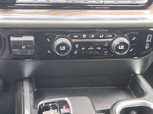 Used 2024 Chevrolet Silverado 1500 LT Trail Boss w/ Convenience Package II AWD/4WD image 17
