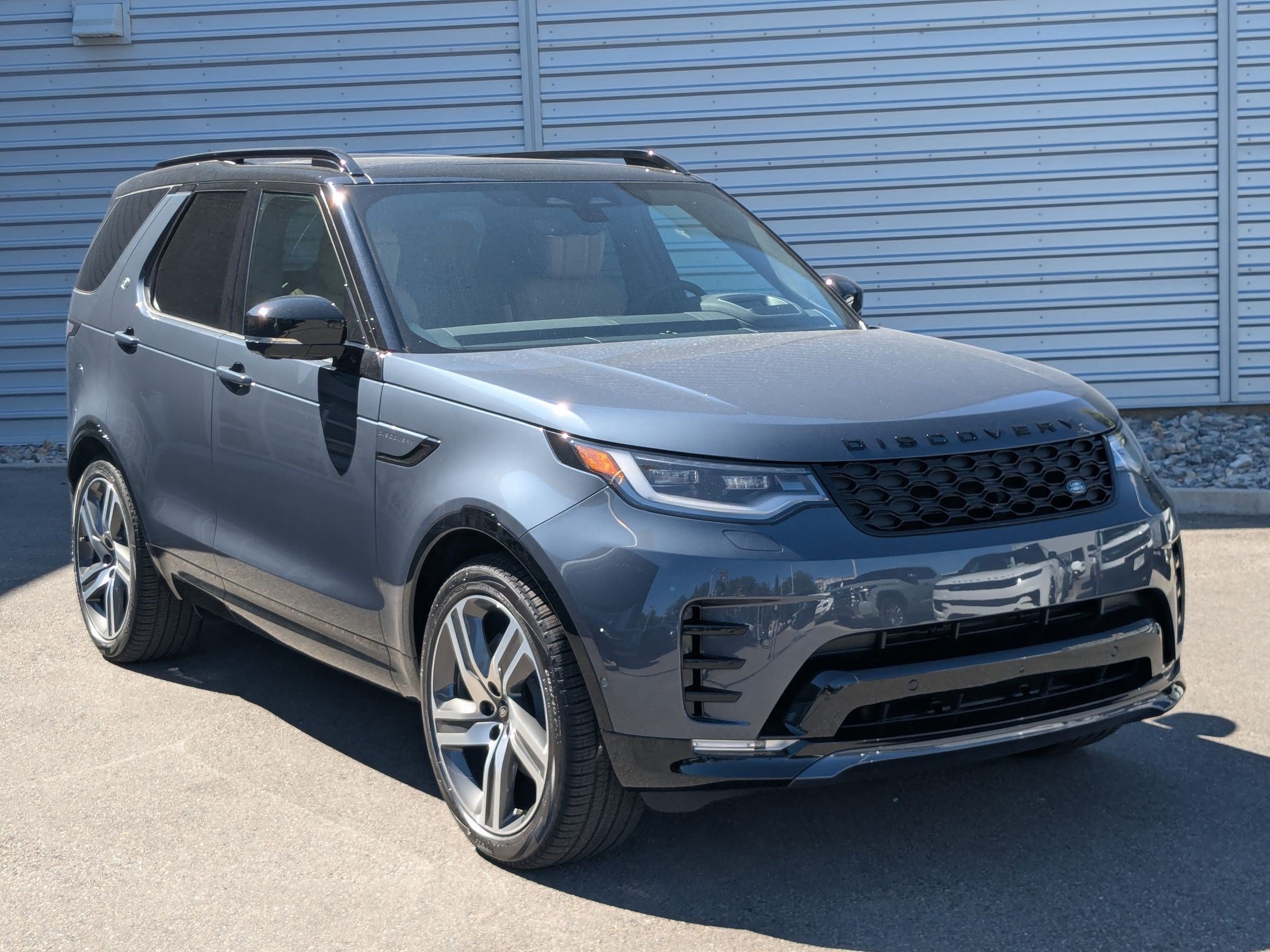 New 2026 Land Rover Discovery Dynamic SE AWD/4WD image 3