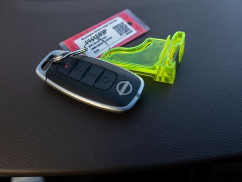 Used 2023 Nissan Rogue SV image 27