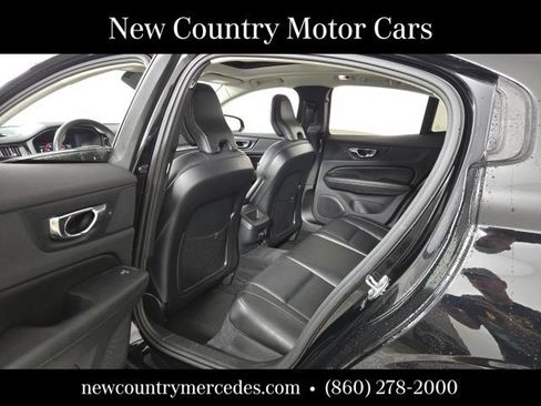 Used 2019 Volvo S60 T6 Momentum w/ Premium Package AWD/4WD image 15