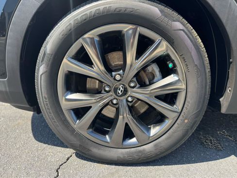 Used 2017 Hyundai Santa Fe Sport FWD image 19