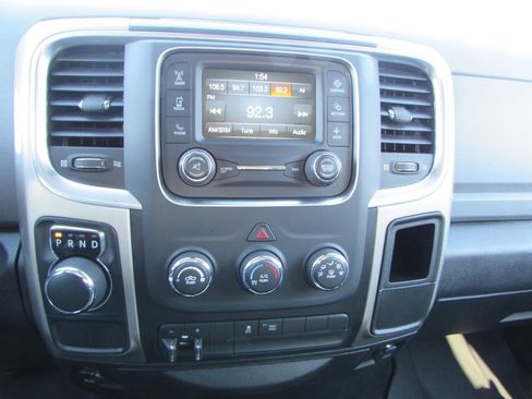 Used 2019 RAM 1500 Classic SLT image 27