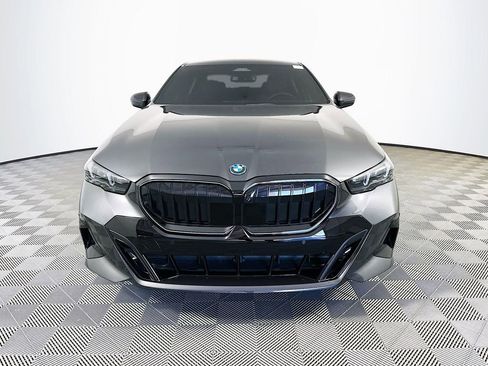 Used 2026 BMW 550e xDrive w/ Premium Package image 3