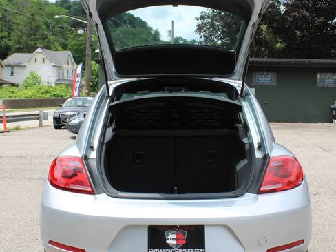 Used 2012 Volkswagen Beetle 2.0T FWD image 13