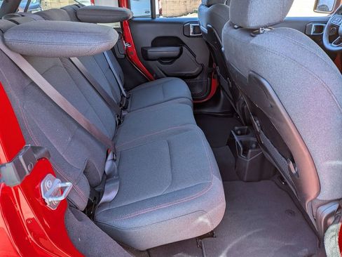 Used 2025 Jeep Wrangler Rubicon w/ Convenience Group image 30