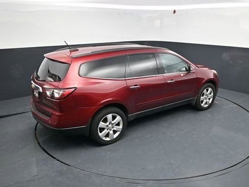 Used 2017 Chevrolet Traverse LT w/ Style and Technology Package FWD image 41