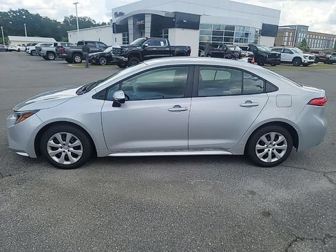 Used 2024 Toyota Corolla LE FWD image 4