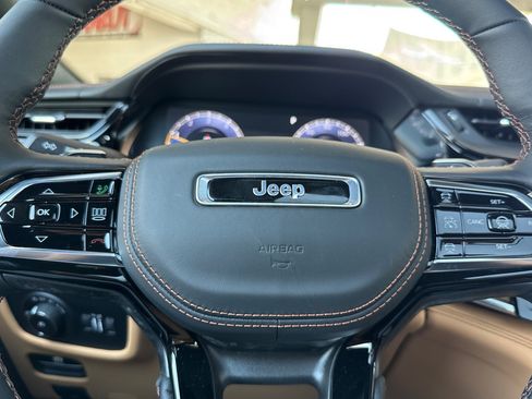 New 2026 Jeep Grand Cherokee Summit w/ Obsidian Package AWD/4WD image 22