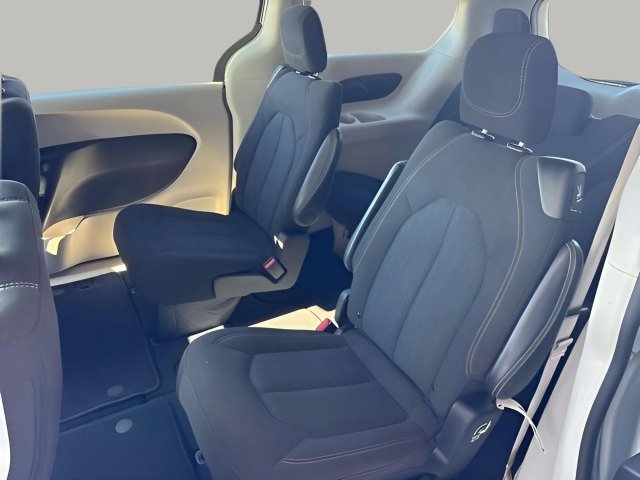 Used 2024 Chrysler Voyager LX FWD image 9