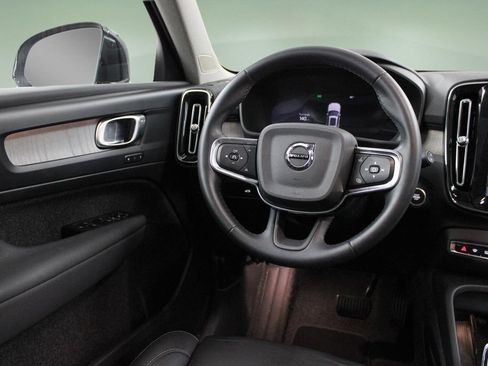 Used 2024 Volvo XC40 B5 Plus AWD/4WD image 18