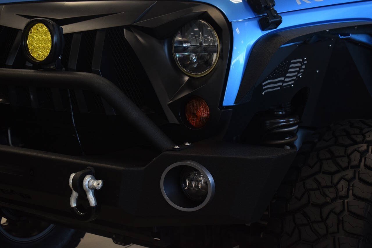 Used 2010 Jeep Wrangler Rubicon w/ PWR Convenience Group AWD/4WD image 10