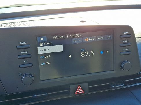 Certified 2025 Hyundai Elantra Sport image 17