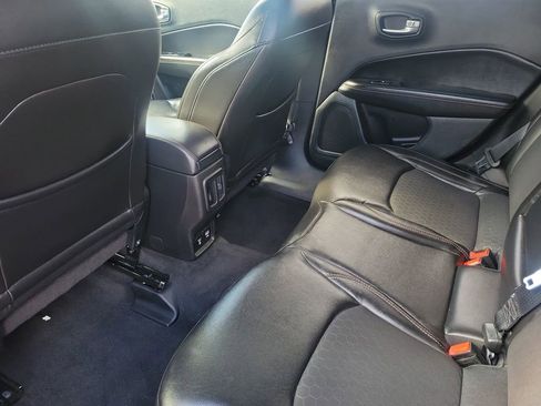 Used 2018 Jeep Compass Latitude w/ Popular Equipment Group image 11