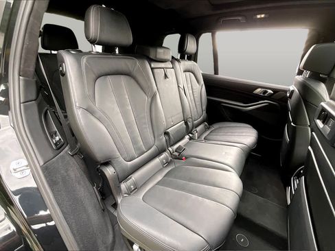 Used 2022 BMW X7 M50i w/ Cold Weather Package AWD/4WD image 19