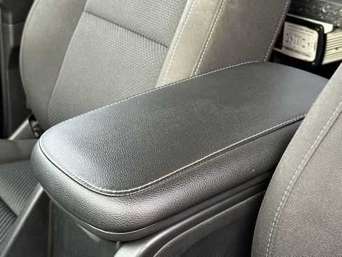 Used 2022 Chevrolet Colorado LT w/ Fleet Safety Package image 18