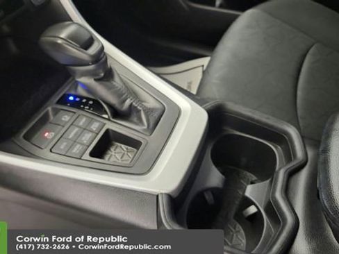 Used 2021 Toyota RAV4 XLE image 16