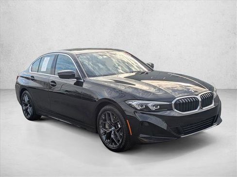 Used 2025 BMW 330i Sedan image 3