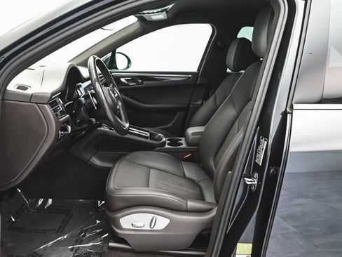 Used 2022 Porsche Macan AWD/4WD image 33