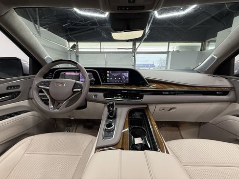 Used 2024 Cadillac Escalade Sport Platinum image 18