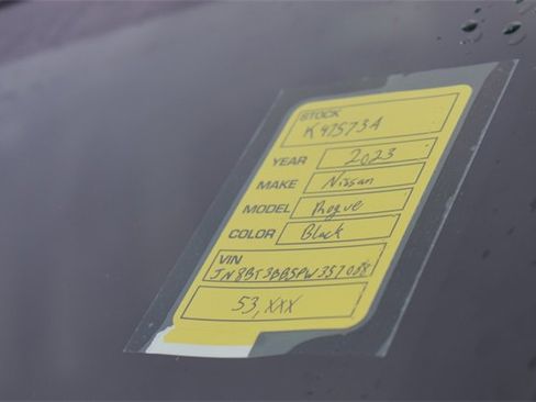 Used 2023 Nissan Rogue SV image 12