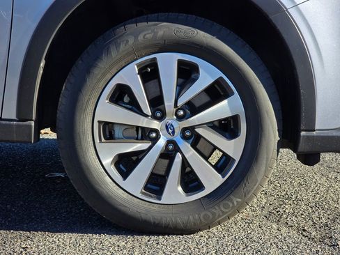 Used 2020 Subaru Outback Premium image 9