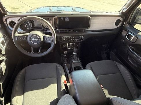 Certified 2025 Jeep Gladiator Sport image 10