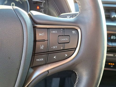 Used 2019 Lexus UX 250h image 23