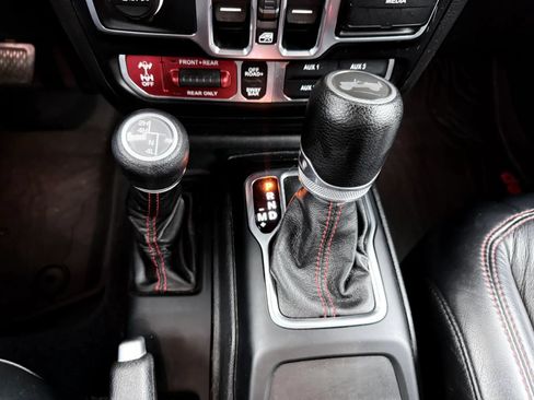 Used 2021 Jeep Wrangler Unlimited Rubicon AWD/4WD image 23