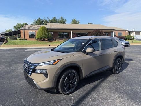 Used 2024 Nissan Rogue SV AWD/4WD image 8
