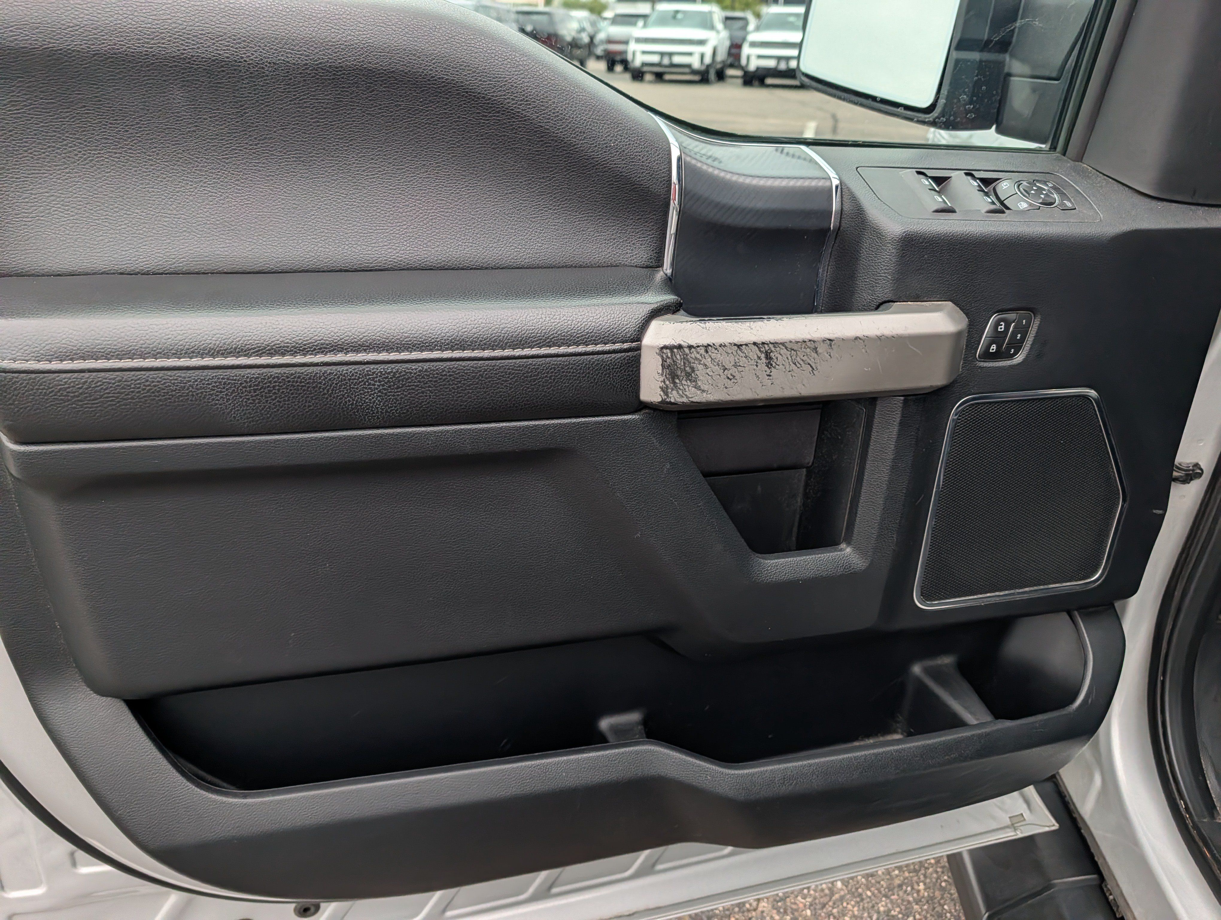 Used 2019 Ford F150 Lariat w/ Equipment Group 502A Luxury AWD/4WD image 11