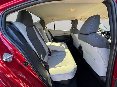 Used 2020 Toyota Corolla LE image 32