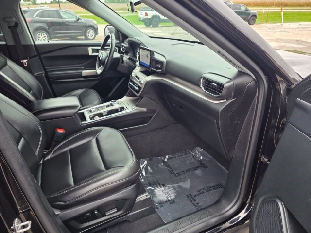 Used 2023 Ford Explorer XLT w/ Equipment Group 202A AWD/4WD image 20