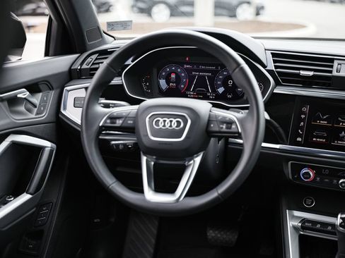 Used 2025 Audi Q3 2.0T Premium w/ Convenience Package AWD/4WD image 28