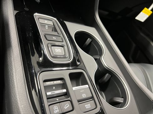 New 2025 Honda Pilot Touring image 24