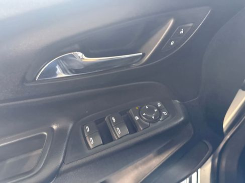Used 2020 Chevrolet Equinox LT FWD image 19