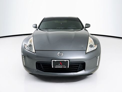 Used 2017 Nissan 370Z Coupe RWD image 2