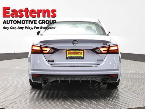 Used 2023 Nissan Altima 2.0 SR FWD image 6