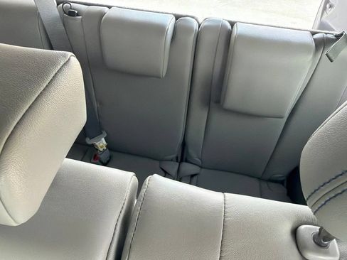 Used 2019 Toyota Highlander XLE AWD/4WD image 12