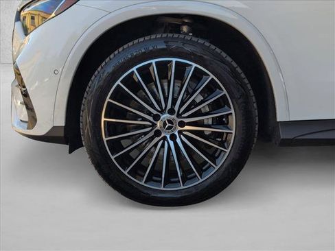 Certified 2025 Mercedes-Benz GLC 350e 4MATIC image 24