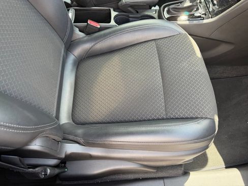 Used 2020 Buick Encore Preferred w/ Safety Package FWD image 17