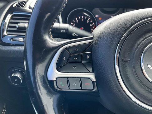 Used 2018 Jeep Compass Limited AWD/4WD image 17
