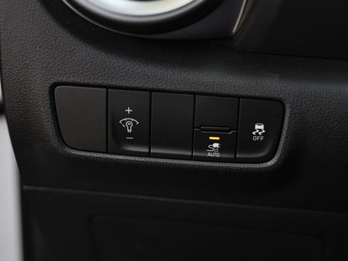 Used 2023 Hyundai Kona SE FWD image 18
