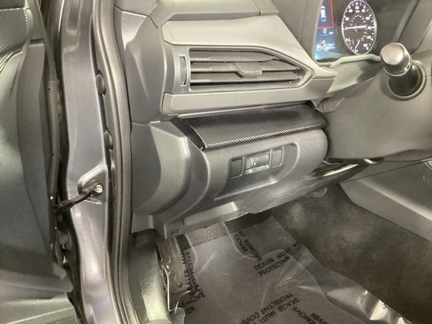 Used 2024 Subaru Crosstrek 2.0i Premium AWD/4WD image 18